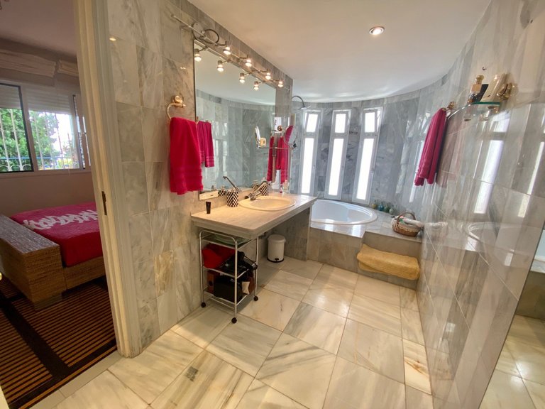 Apartment for Sale in Marbella Golden Mile Malaga 17