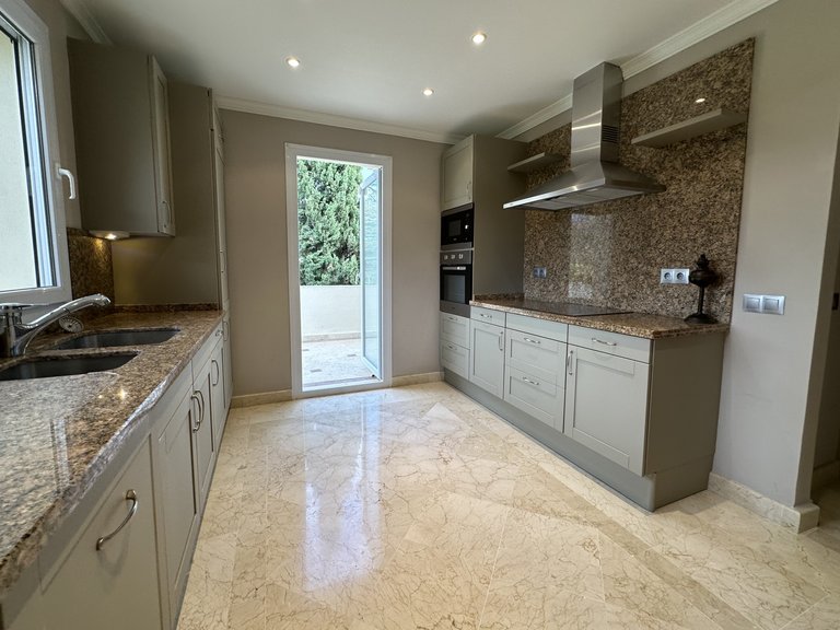 Town House for Sale in Nueva Andalucia Malaga 16