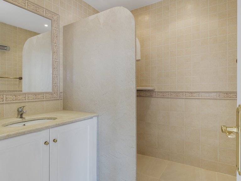 Villa for Sale in Estepona Malaga 19