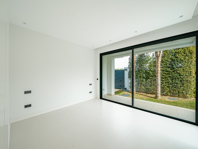 Villa for Sale in Marbella Golden Mile Malaga 11