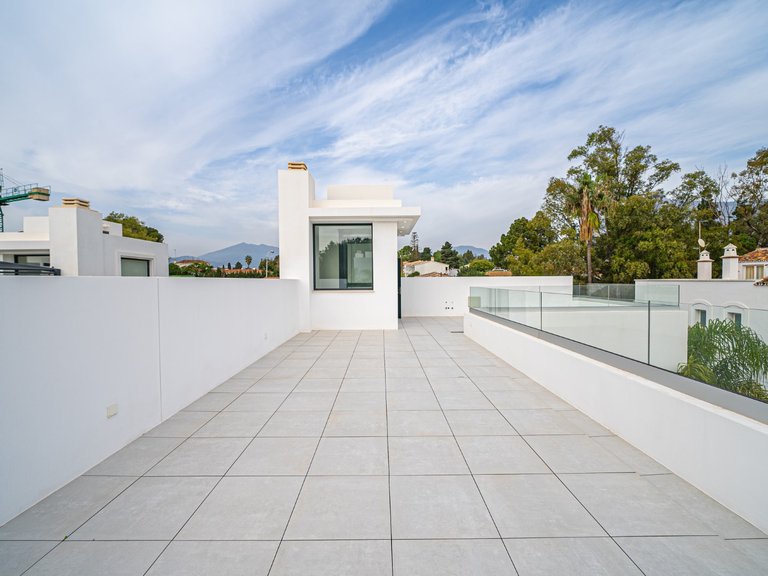 Villa for Sale in Marbella Golden Mile Malaga 27