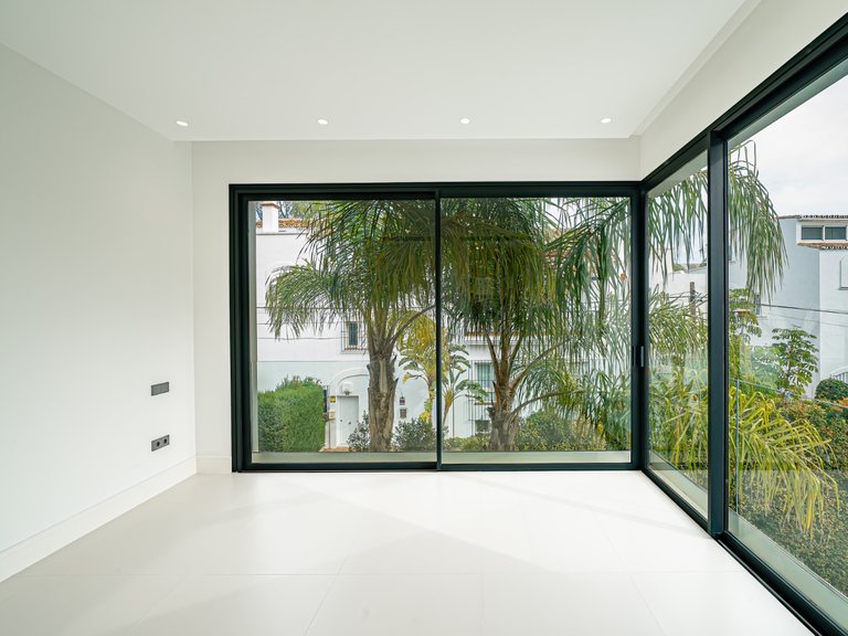 Villa for Sale in Marbella Golden Mile Malaga 24