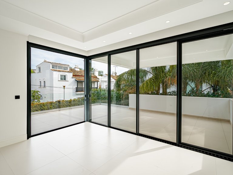 Villa for Sale in Marbella Golden Mile Malaga 25