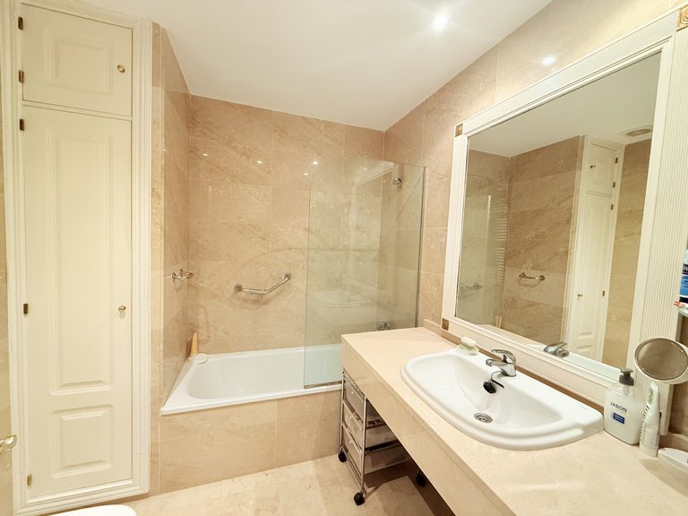 Penthouse for Sale in Marbella Golden Mile Malaga 11