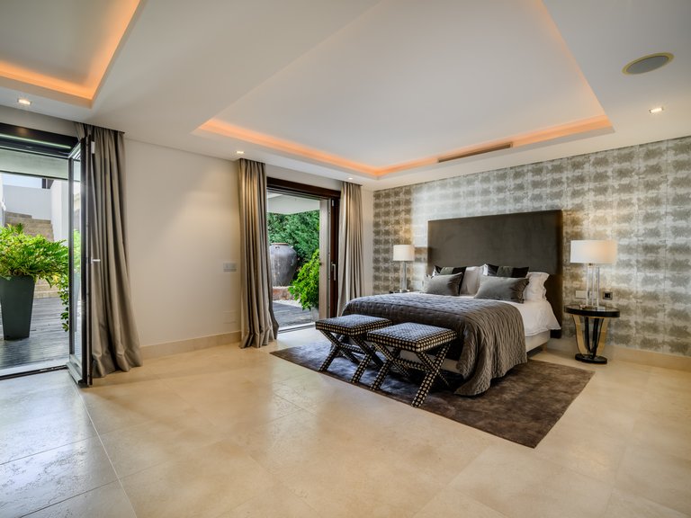 Villa for Sale in Benahavis Malaga 32