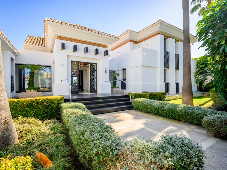 Villa for Sale in Benahavis Malaga 44