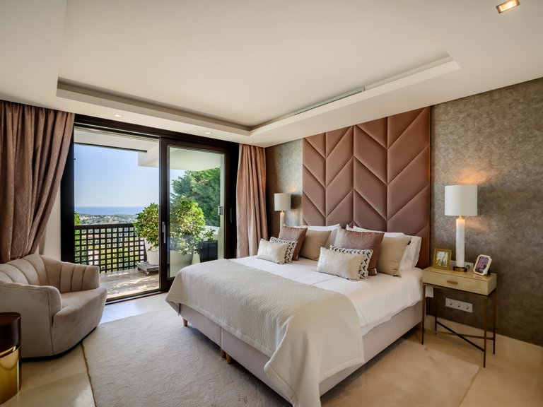 Villa for Sale in Benahavis Malaga 25