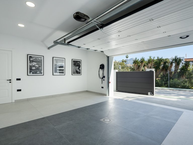 Villa for Sale in Benahavis Malaga 27