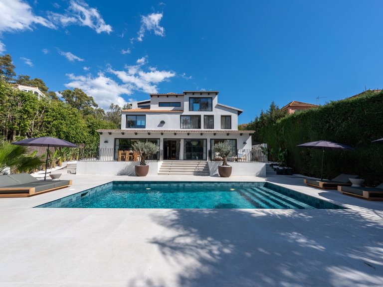 Villa for Sale in Nueva Andalucia Malaga 1