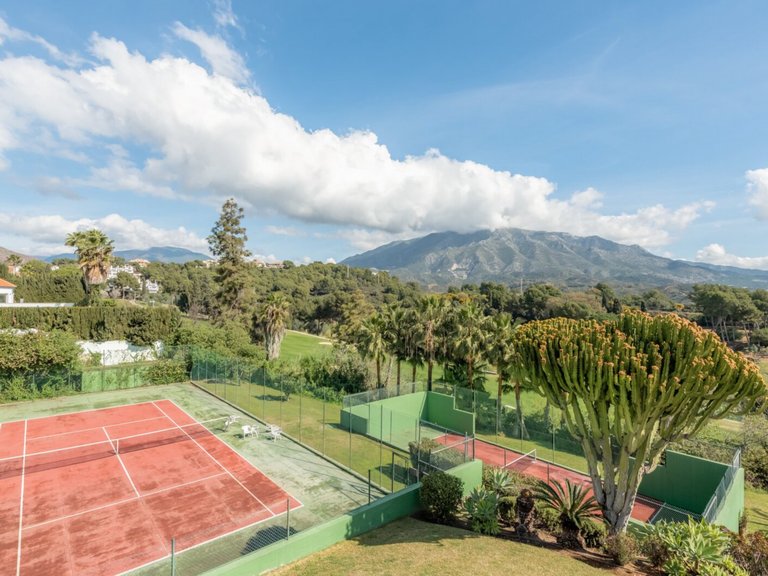 Town House for Sale in Nueva Andalucia Malaga 15