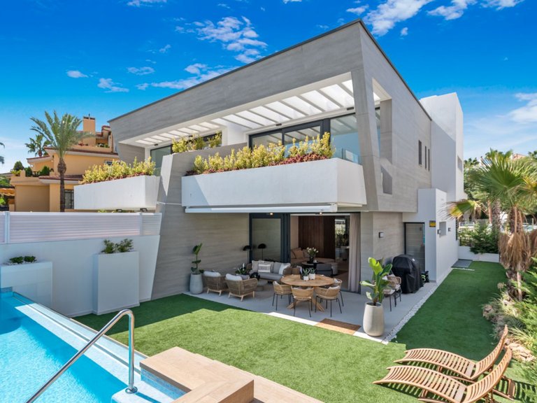 Town House for Sale in Marbella - Puerto Banus Malaga 1