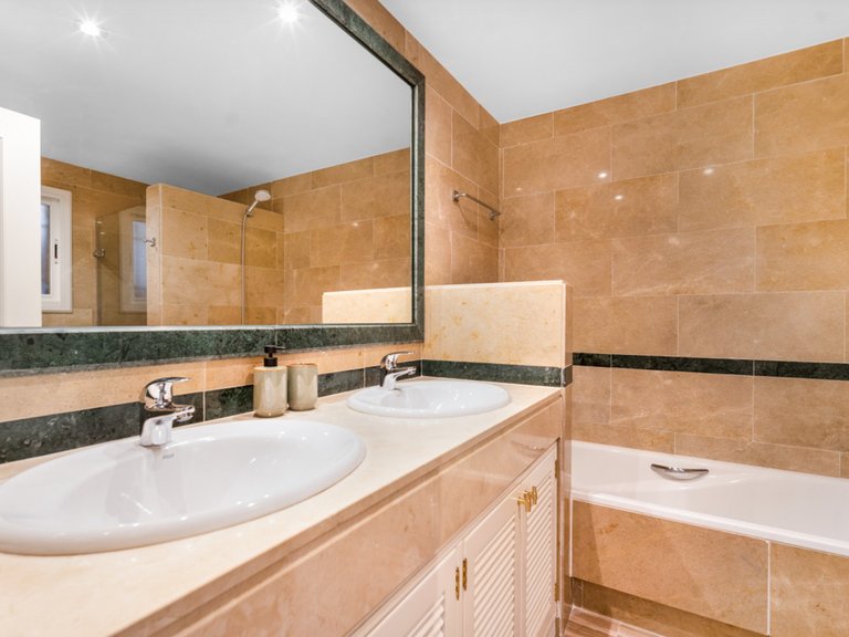 Apartment for Sale in Marbella Este Malaga 13