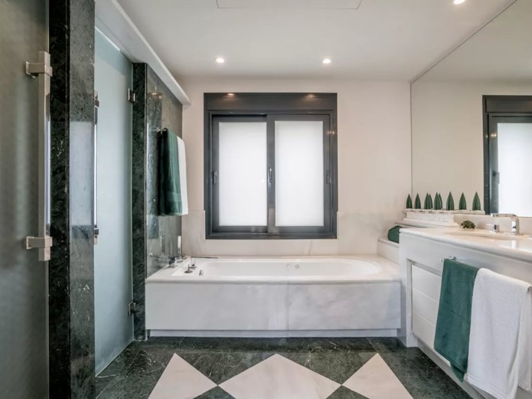 Villa for Sale in Nueva Andalucia Malaga 22