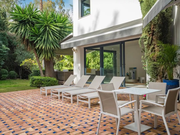 Villa for Sale in Nueva Andalucia Malaga 11