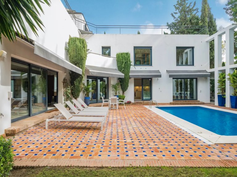 Villa for Sale in Nueva Andalucia Malaga 8