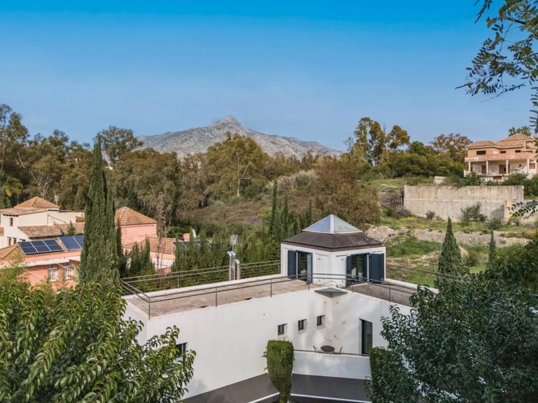 Villa for Sale in Nueva Andalucia Malaga 7