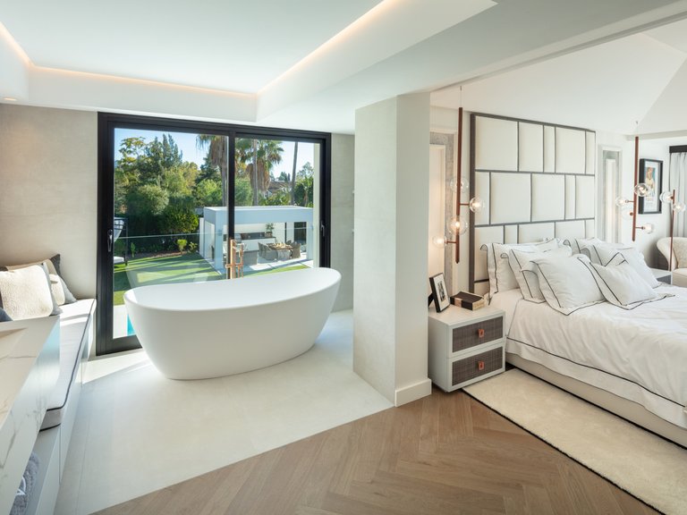 Villa for Sale in Nueva Andalucia Malaga 17