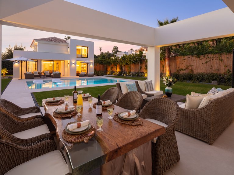 Villa for Sale in Nueva Andalucia Malaga 1