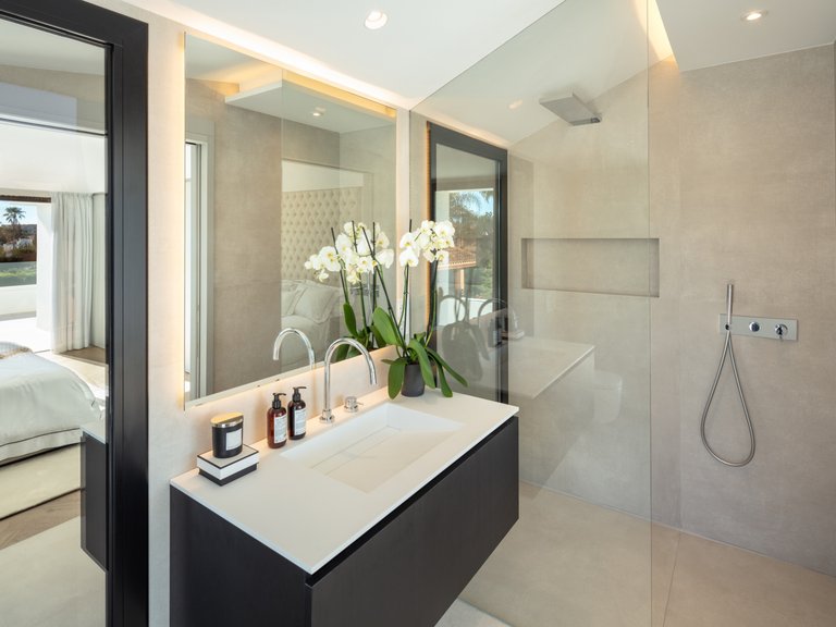 Villa for Sale in Nueva Andalucia Malaga 21