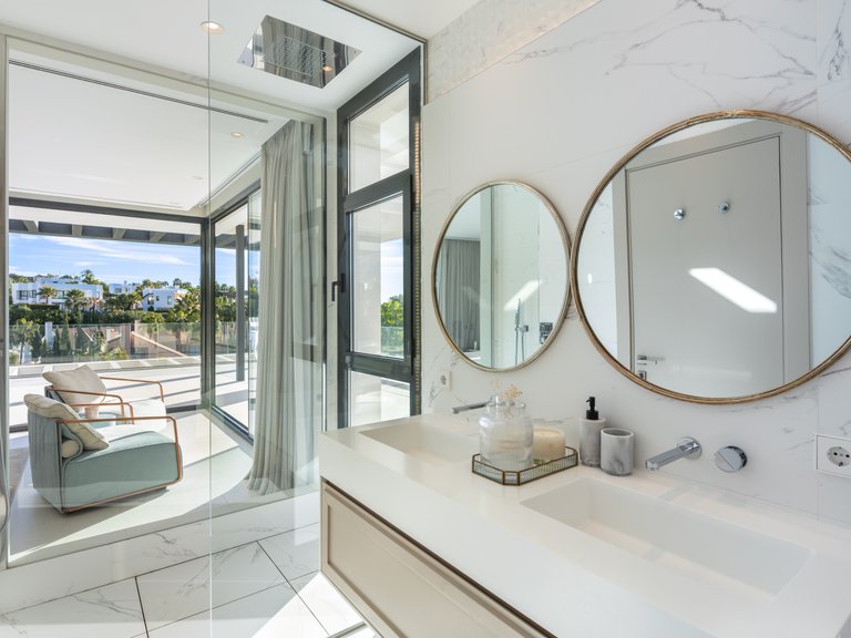 Villa for Sale in Nueva Andalucia Malaga 10