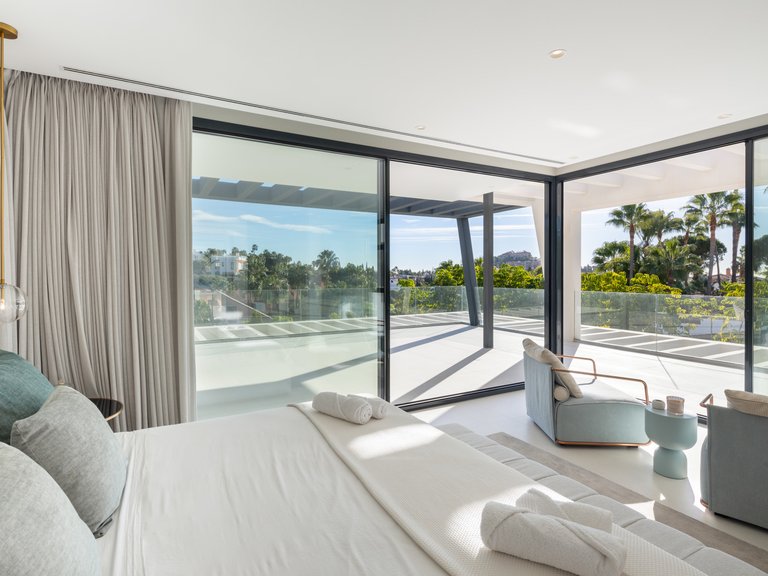 Villa for Sale in Nueva Andalucia Malaga 11