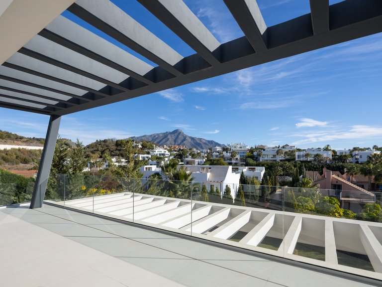 Villa for Sale in Nueva Andalucia Malaga 13