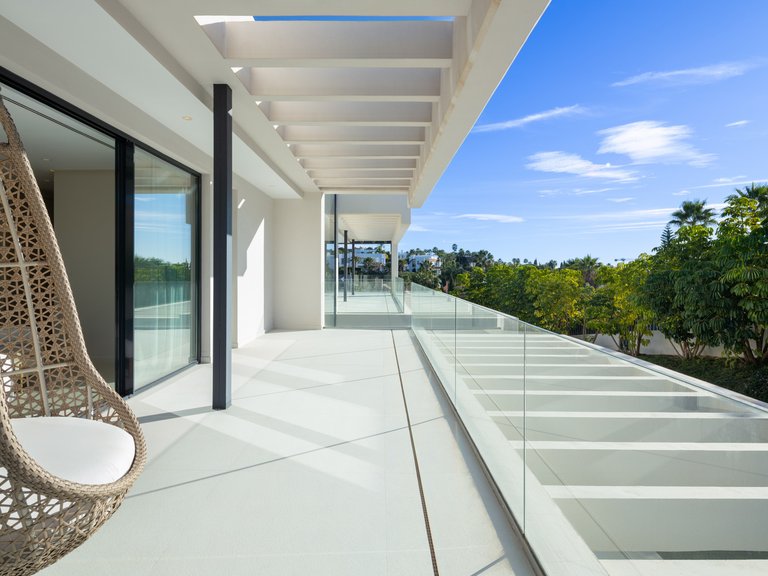 Villa for Sale in Nueva Andalucia Malaga 9