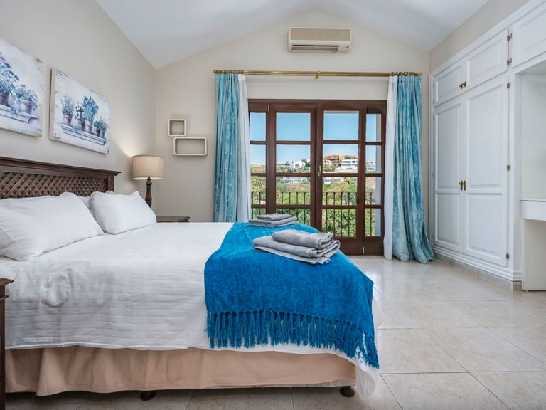 Villa for Sale in Estepona Malaga 5