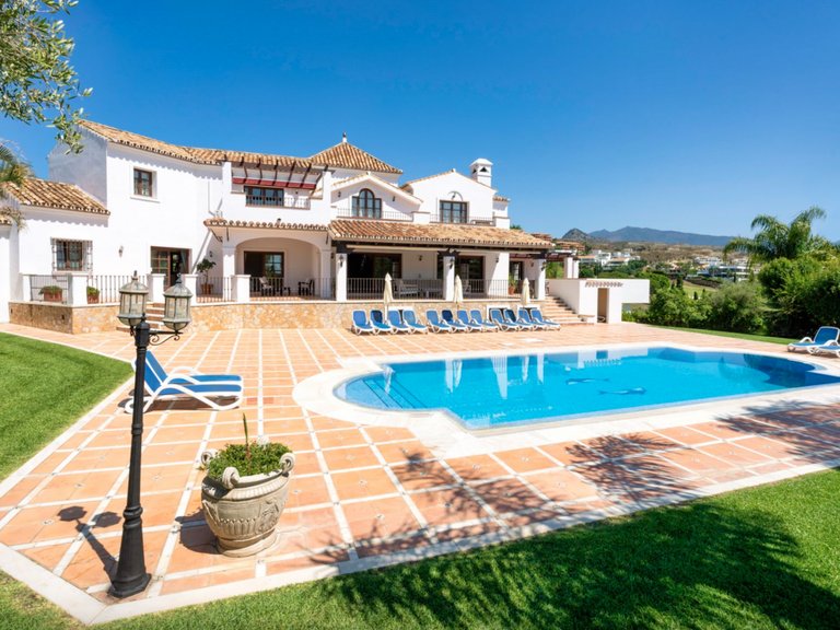 Villa for Sale in Estepona Malaga 18