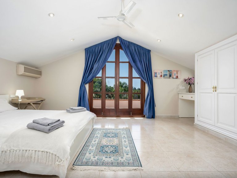 Villa for Sale in Estepona Malaga 3