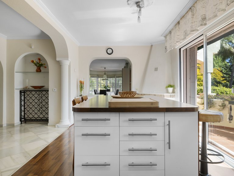 Villa for Sale in Nueva Andalucia Malaga 12