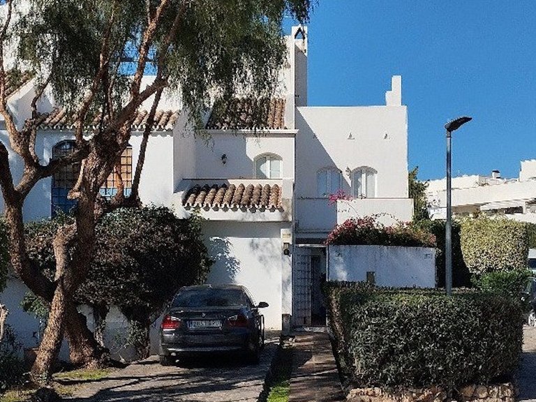 Town House for Sale in Nueva Andalucia Malaga 19