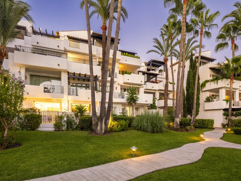 Apartment for Sale in Marbella Golden Mile Malaga 21