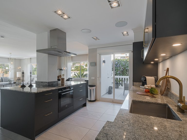 Villa for Sale in Nueva Andalucia Malaga 4