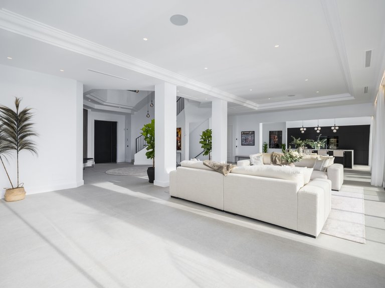 Villa for Sale in Benahavis Malaga 36