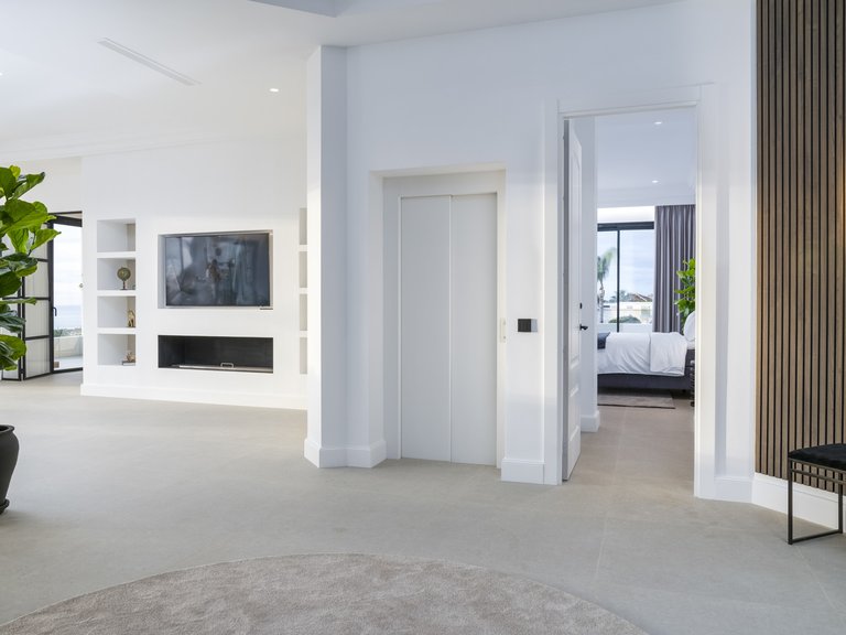 Villa for Sale in Benahavis Malaga 37