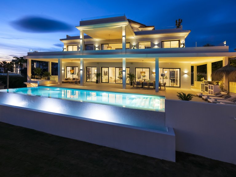 Villa for Sale in Benahavis Malaga 3