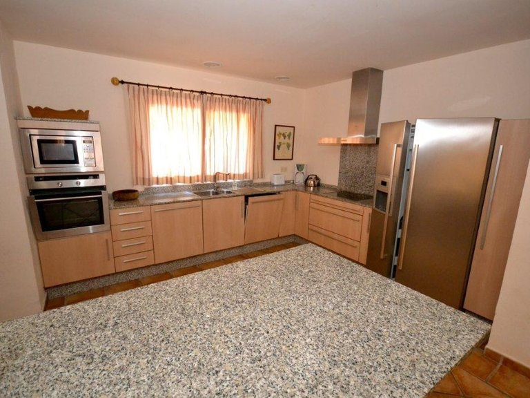 Villa for Rent in Estepona Malaga 8