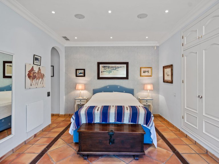 Villa for Sale in Benahavis Malaga 29