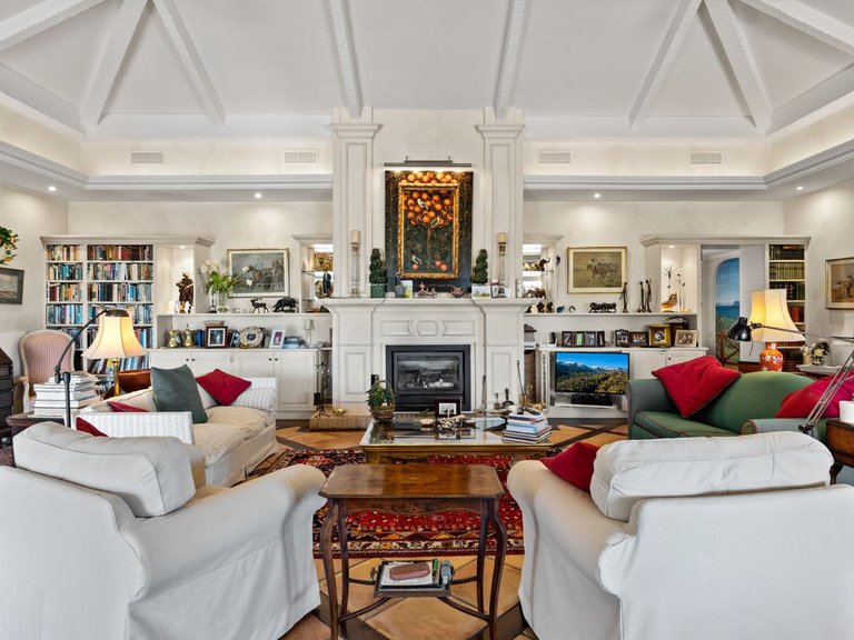 Villa for Sale in Benahavis Malaga 3