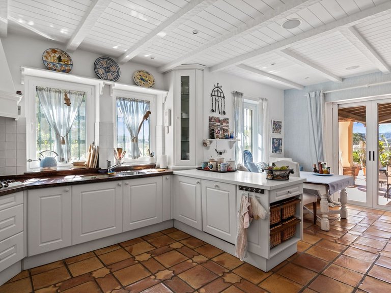 Villa for Sale in Benahavis Malaga 8