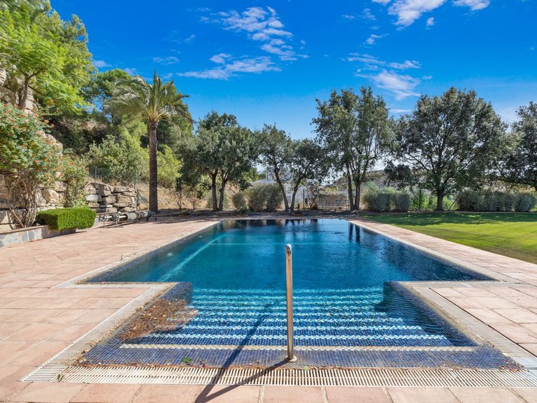 Villa for Sale in Benahavis Malaga 9
