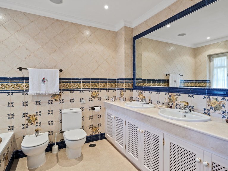 Villa for Sale in Benahavis Malaga 24