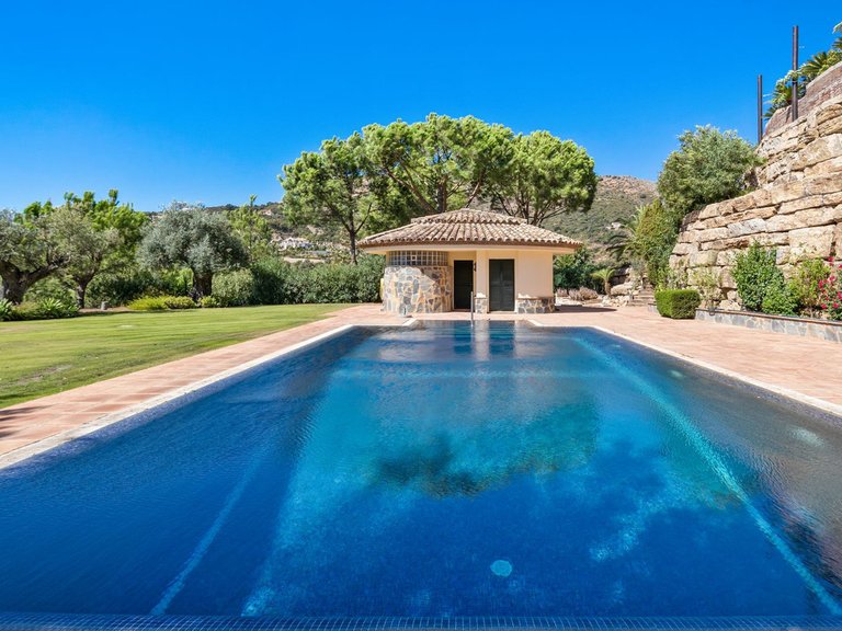 Villa for Sale in Benahavis Malaga 18