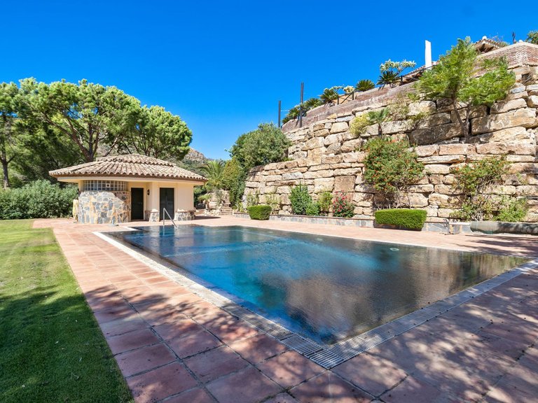 Villa for Sale in Benahavis Malaga 2