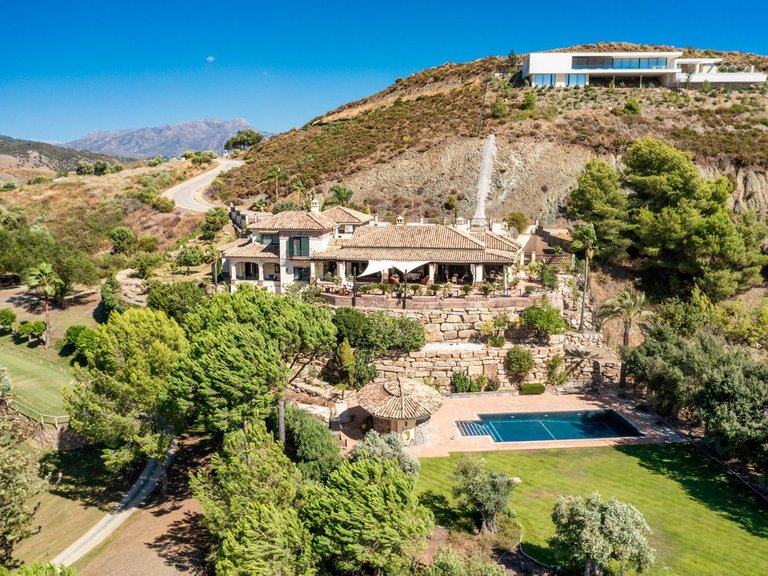 Villa for Sale in Benahavis Malaga 1