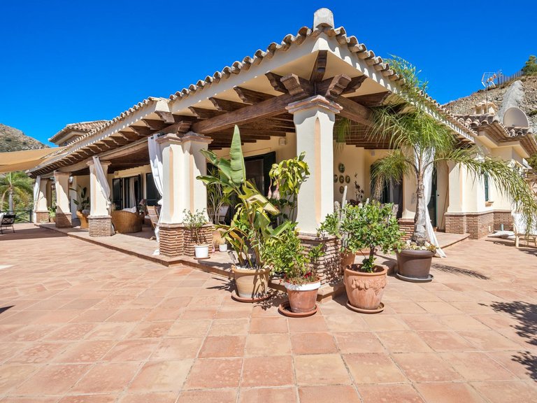 Villa for Sale in Benahavis Malaga 19