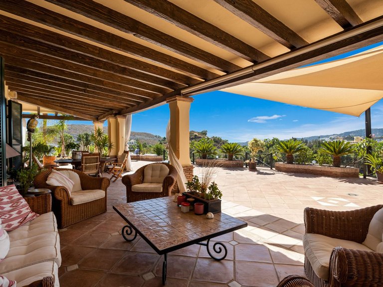 Villa for Sale in Benahavis Malaga 4