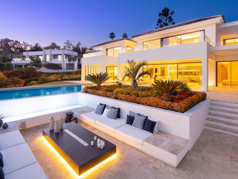 Villa for Sale in Nueva Andalucia Malaga 28