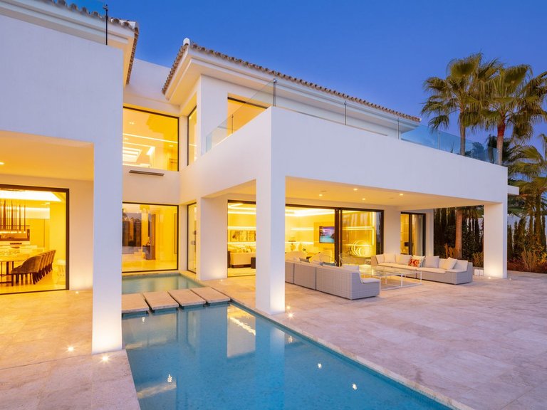 Villa for Sale in Nueva Andalucia Malaga 27